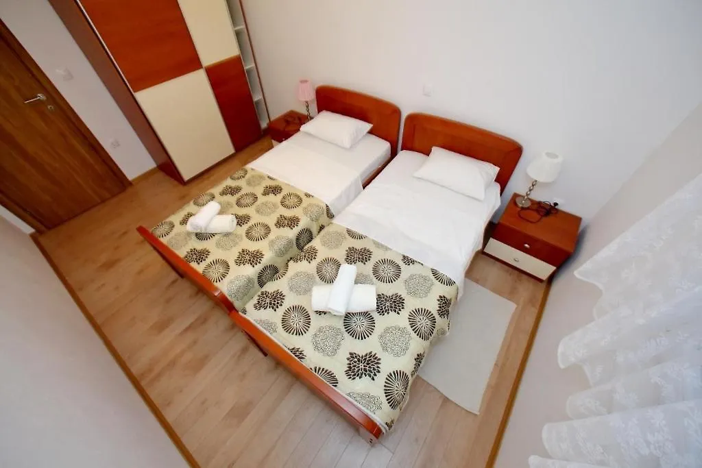Apartment Sukosan 16641A 0*,  Croatia